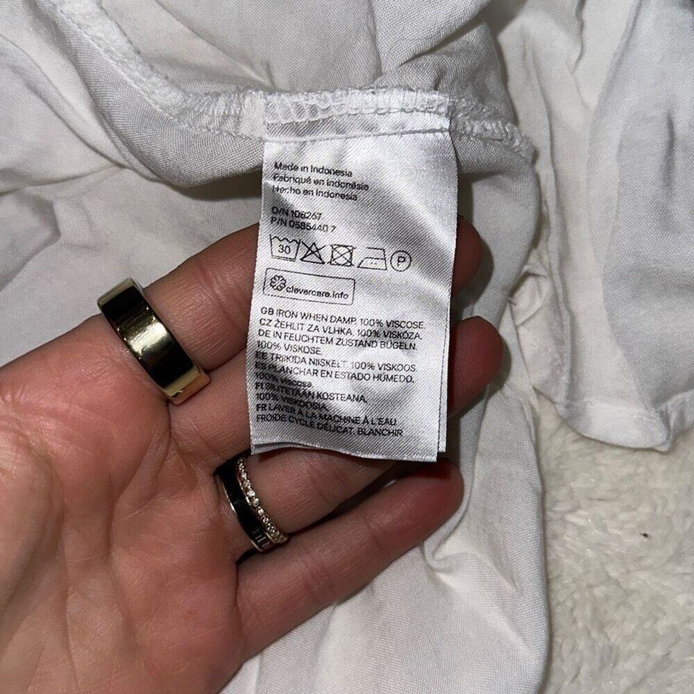 Divided Button Front White Collared Tank Top | Sz… - image 4